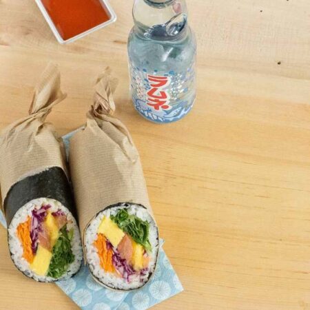 Riz à sushi pour burrito japonais